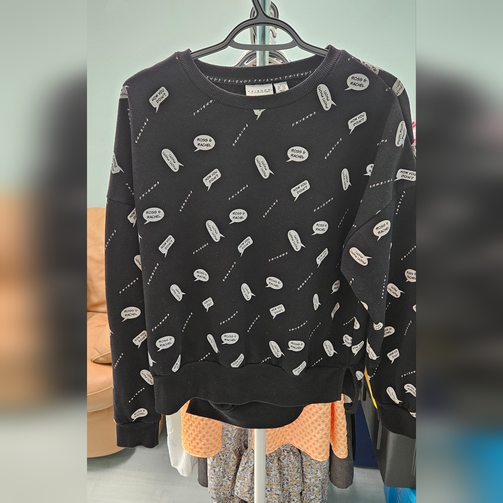 F.r.i.e.n.d.s sweater